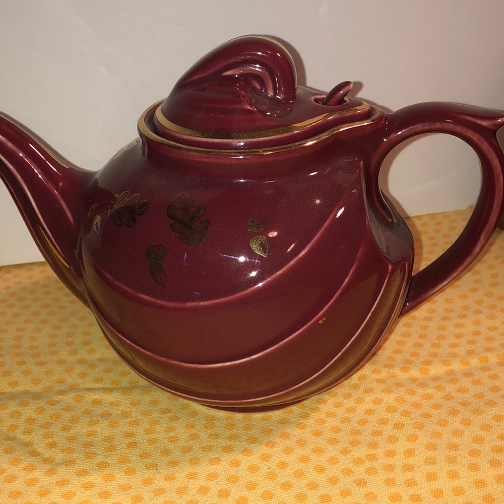 Vintage Hall burgundy and gold tea pot with hook lid